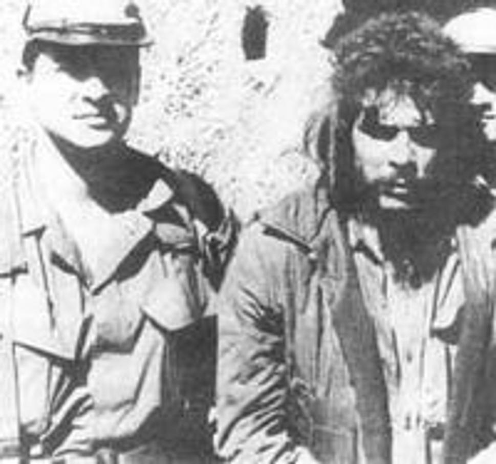 Che v den svojej popravy - La Higuera, Bolivia.