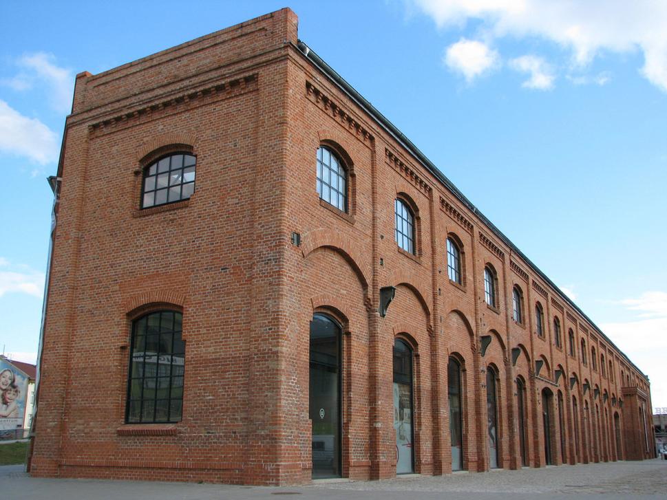 Galerie Vaňkovka v Brne - elektrotechnická fabrika premenená na nákupné centrum.