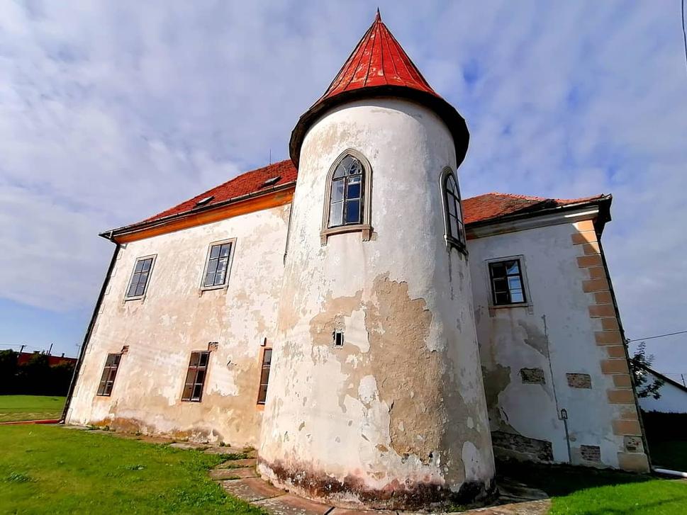 Apponyiho starý kaštieľ