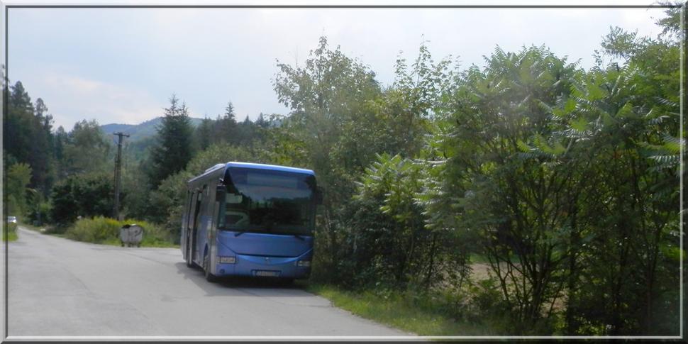Z autobusu vystupujeme na konečnej, v osade Tatárovci - Dolnokysuckom Vlkolínci