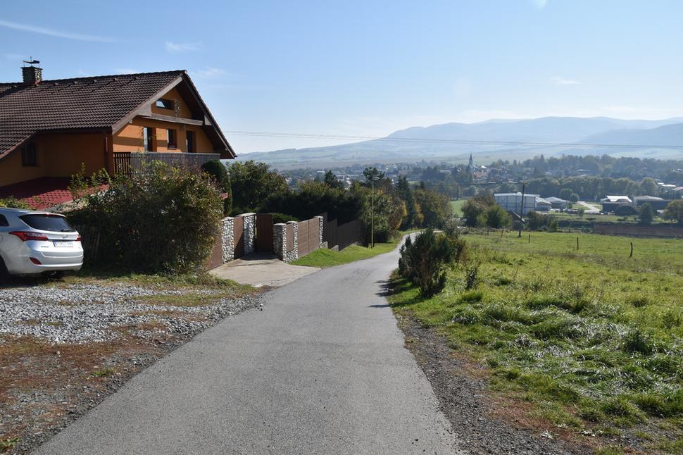 Cesta od železnice ku krížovej ceste