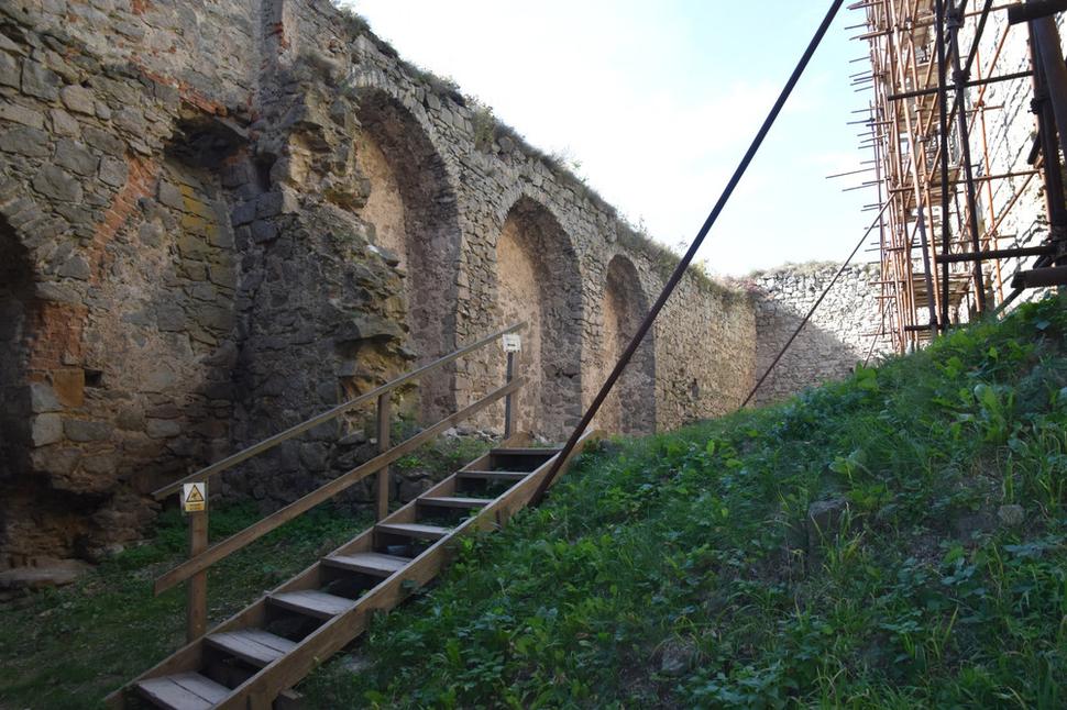 Kapušiansky hrad -výstup k veži s vyhliadkou