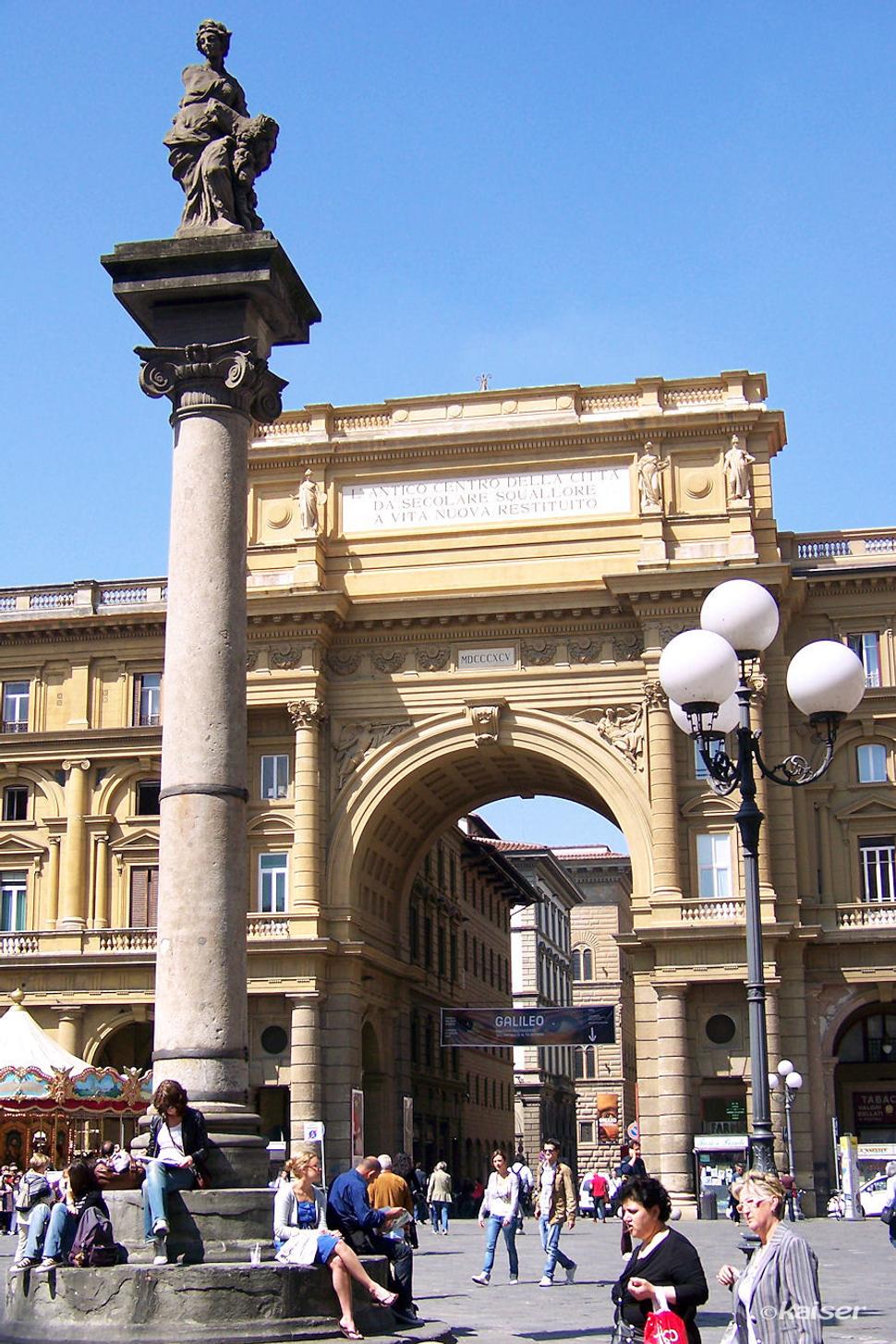 Námestie Piazza della Repubblica.