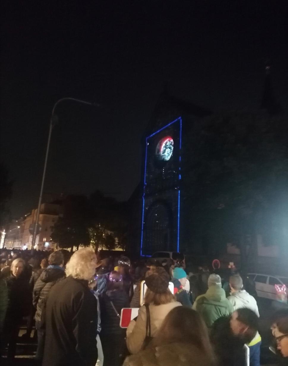 mesiac na záver projekcii