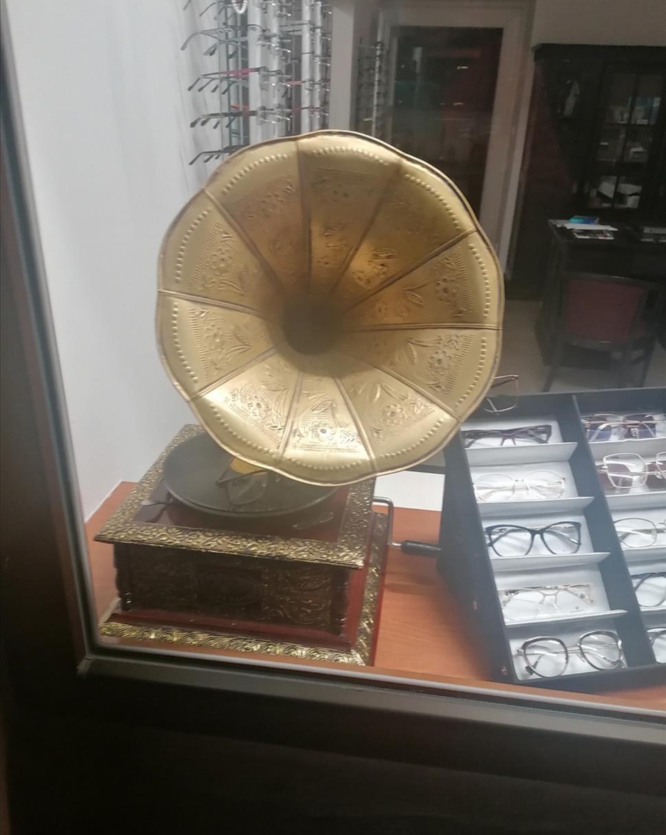 ... nebo stylový gramofon?