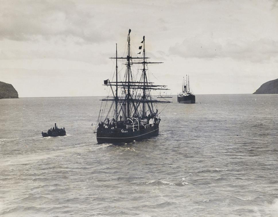 Discovery opúšťa prístav v Lytteltone, Nový Zéland, 21. decembra 1901