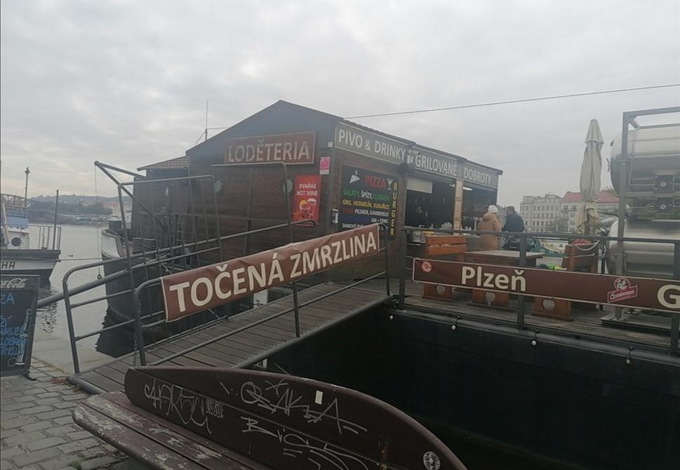 Na točenú zmrzlinu už je trocha zima. Točená Plzeň je niečo iné