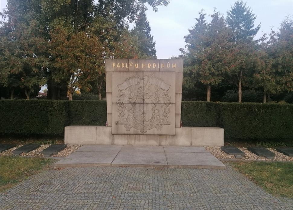 padlým hrdinom (bez bližšej špecifikácie)