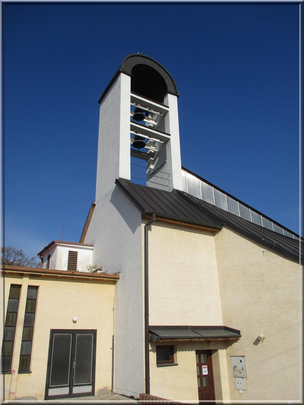 Kočín-Lančár, Kočín - zvonica kostola