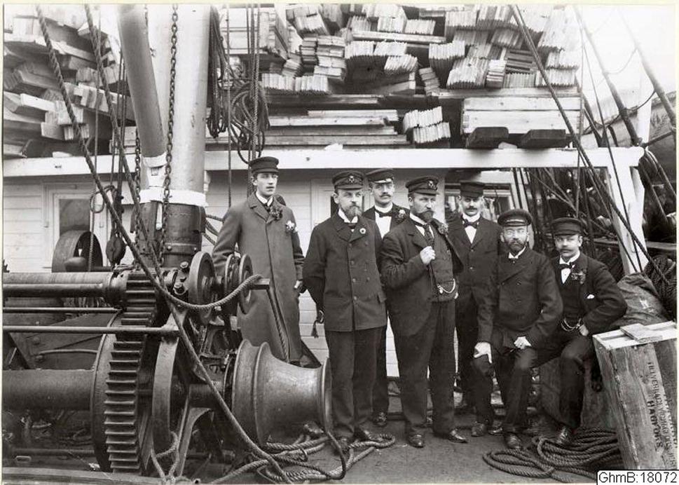 Dôstojníci expedície na lodi Antarctic zľava do prava: Carl Skottsberg, Otto Nordenskjöld, Gunnar Andersson, Carl Anton Larsen, Erik Ekelof, Axel Ohlin a Gosta Bodman
