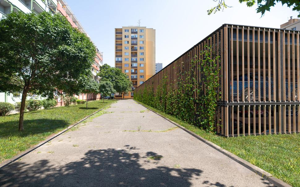 Riešenie parkovania Československých parašutistov, Nové Mesto