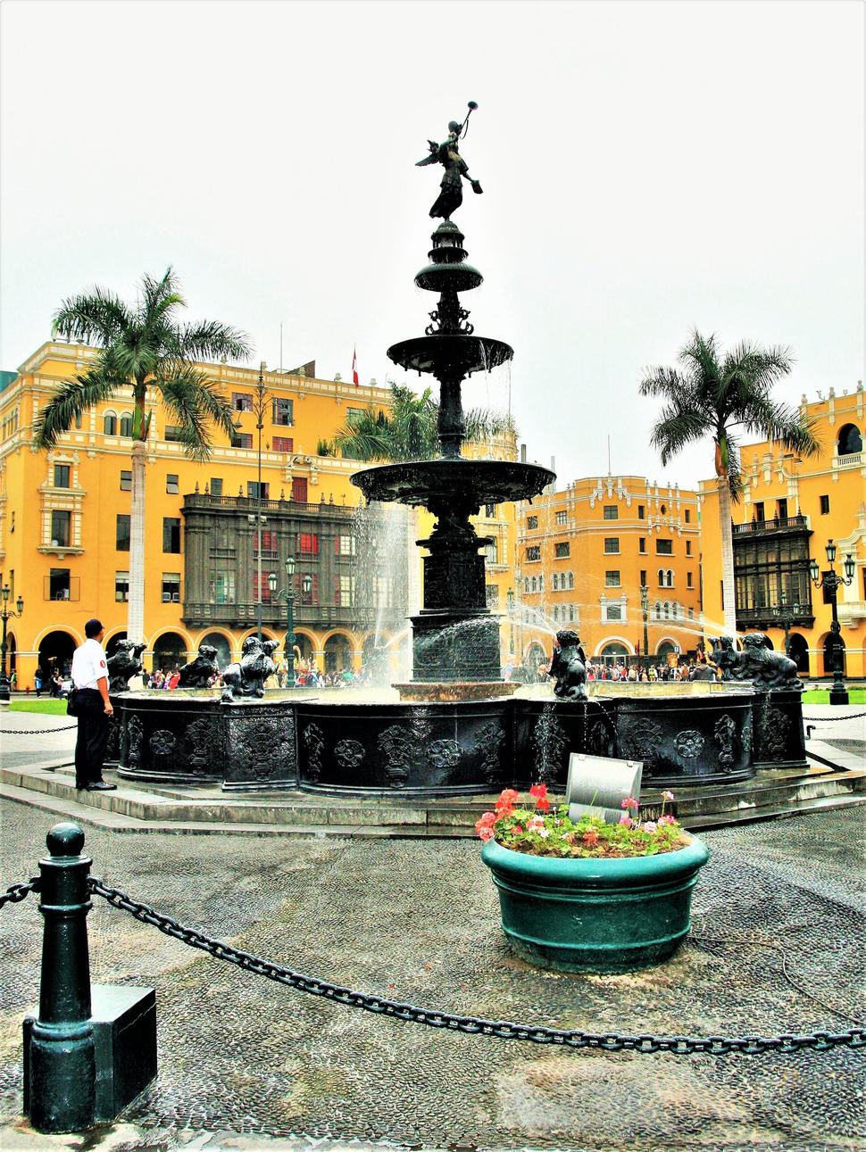 plaza Armas v centre Limy