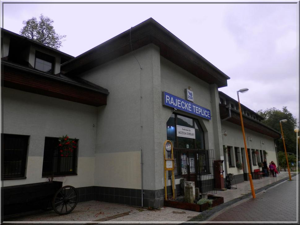 Železničná stanica Rajecké Teplice s dopravným múzeom
