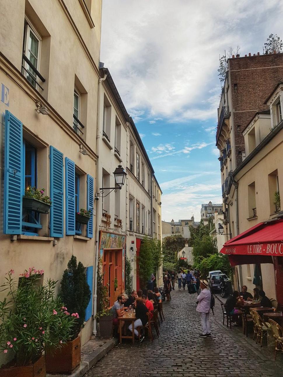 Prechádzka po Montmartre a modré okenice