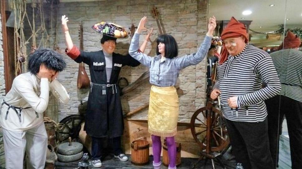V reštaurácii „Kaukazská zajatkyňa“ sa ocitnete uprostred hrdinov a udalostí rovnomenného filmu.