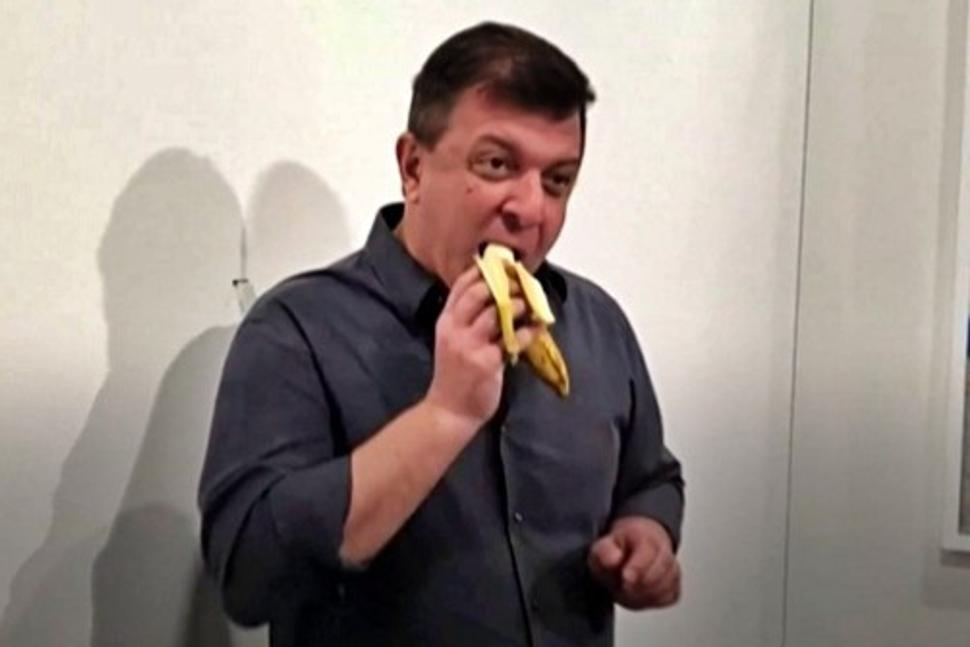 Hungry artist
David Datuna
"Som hladný umelec, a som tiež lačný po novej interakcii"