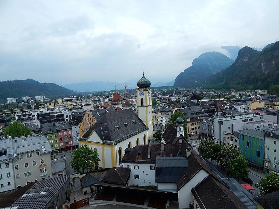 Pohľad na mestečko Kufstein z pevnosti Kufstein