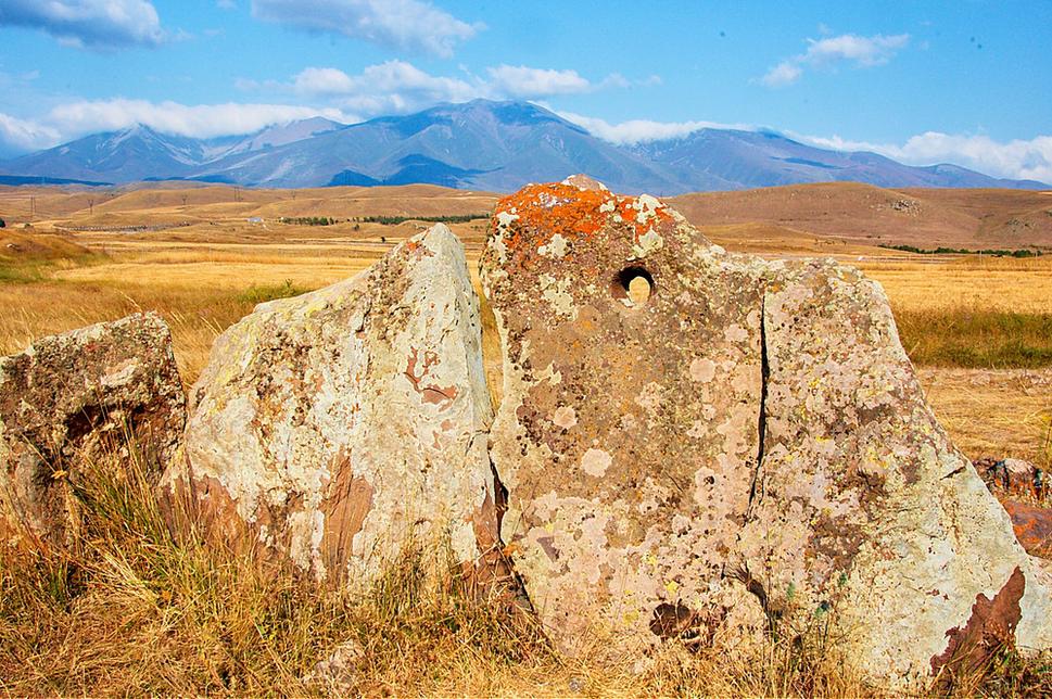 Zorats Karer (Kamenný Kalendár) – archeologické nálezisko pri meste Sisian v Arménsku.