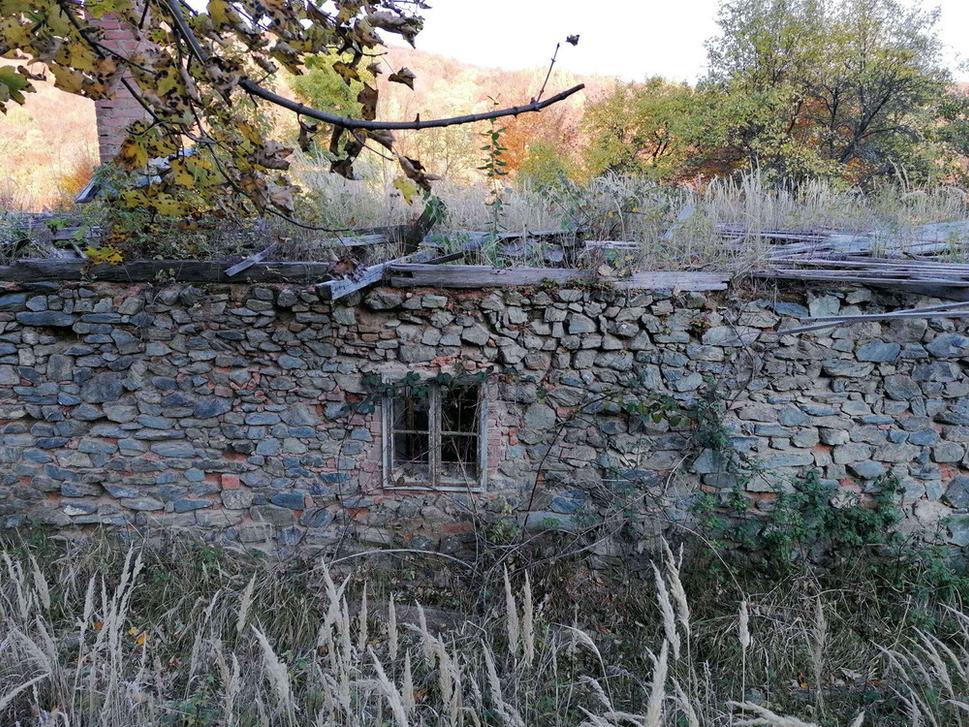 Stavba pravdepodobne z 19.stor. - solitér, Malé Karpaty