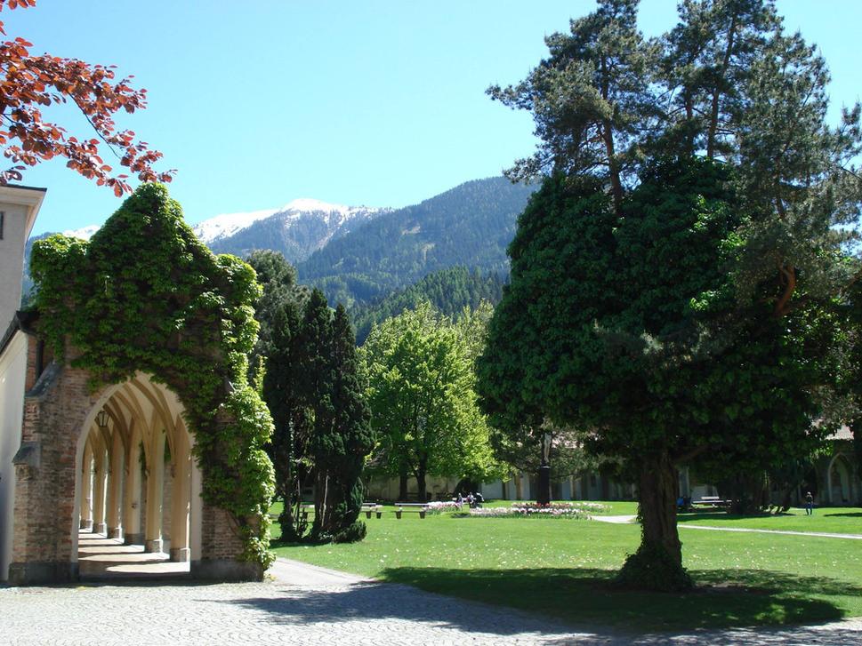 Schwaz - nádvorie kostola