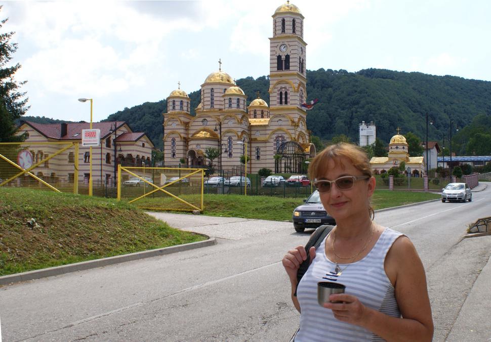 Chrám sv. Sávu v Mrkonjić Grade a autorka textu