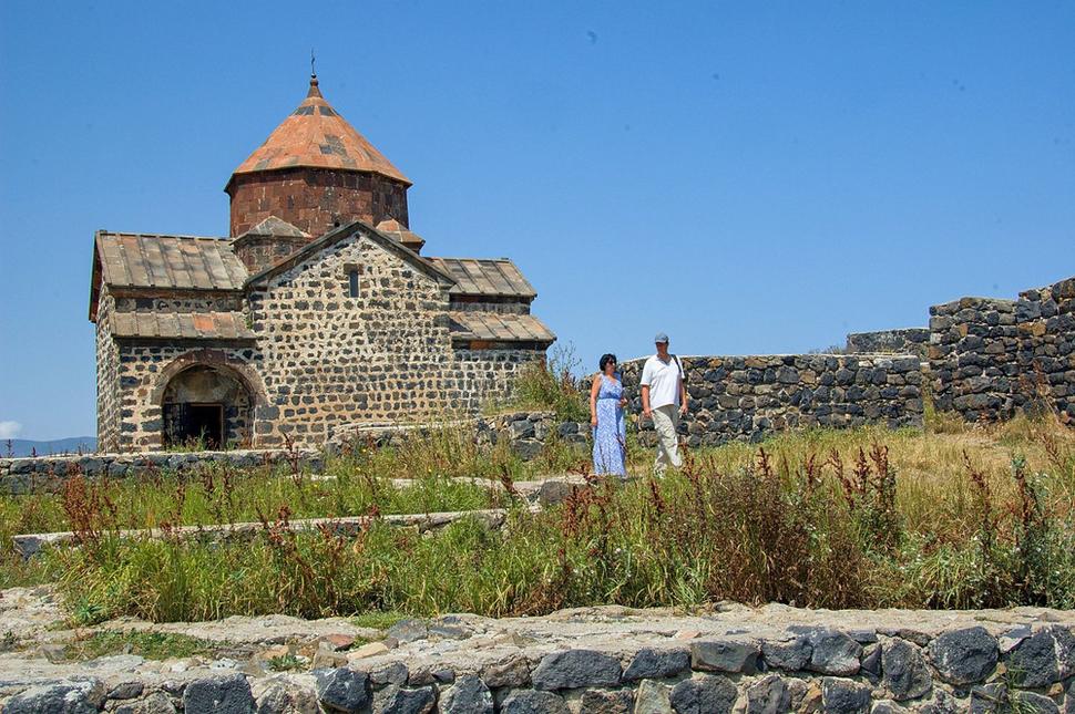 Chrám Sv. Matky Božej (Surb Astvacacin) v kláštore Sevanavank.