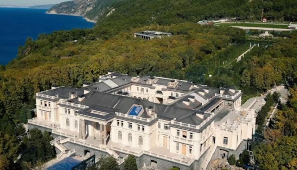 Putinov palác hlavná budova