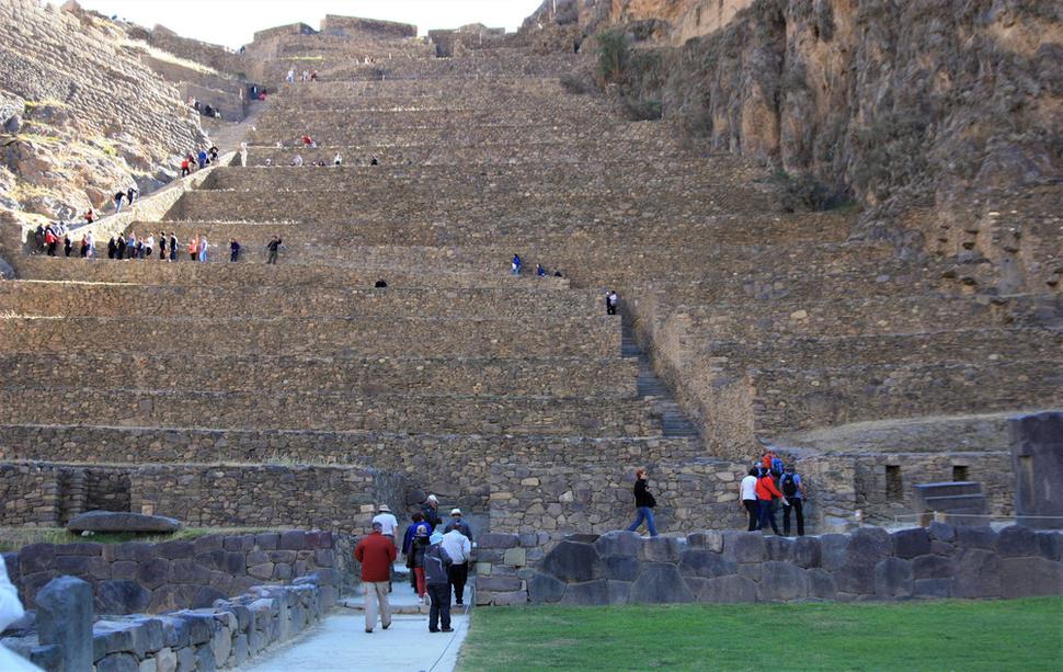 nedostavaná pevnosť Ollantaytambo