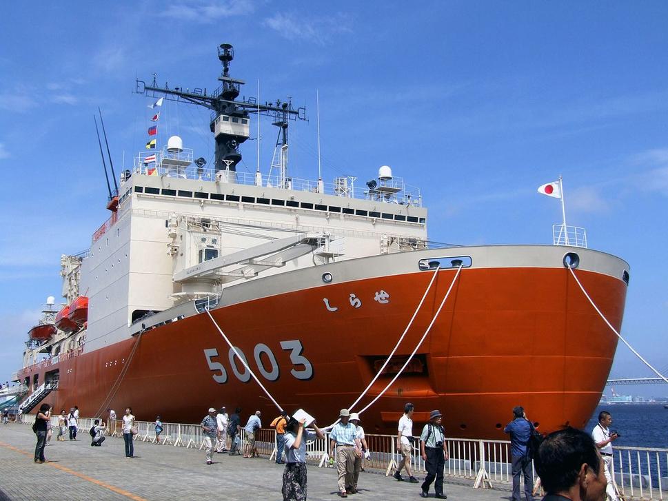 Japonský ľadoborec Shirase, uvedený do prevádzky roku 2009