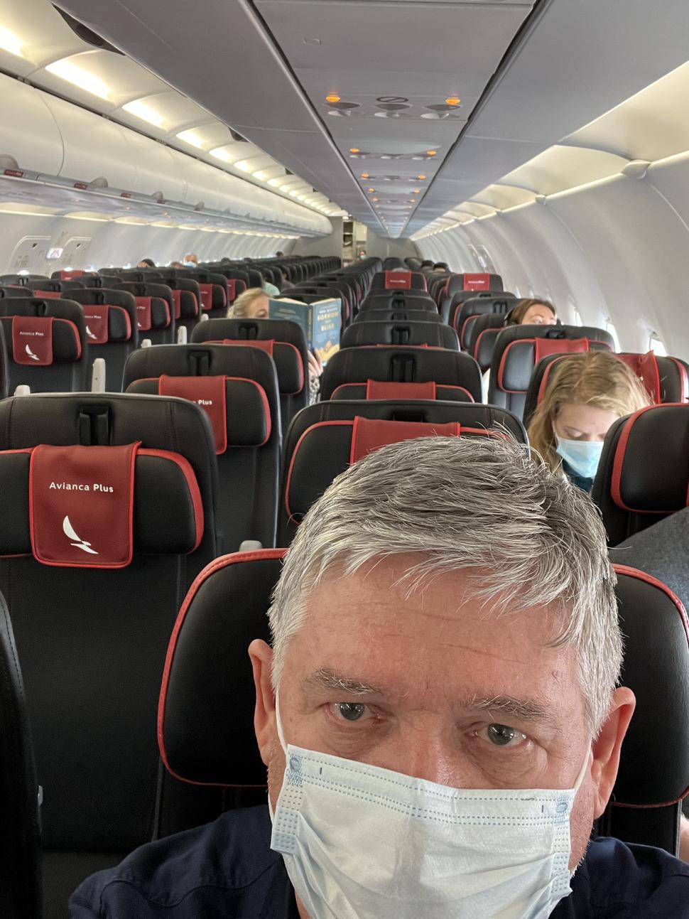 V lietadle smerom na Galapágy.