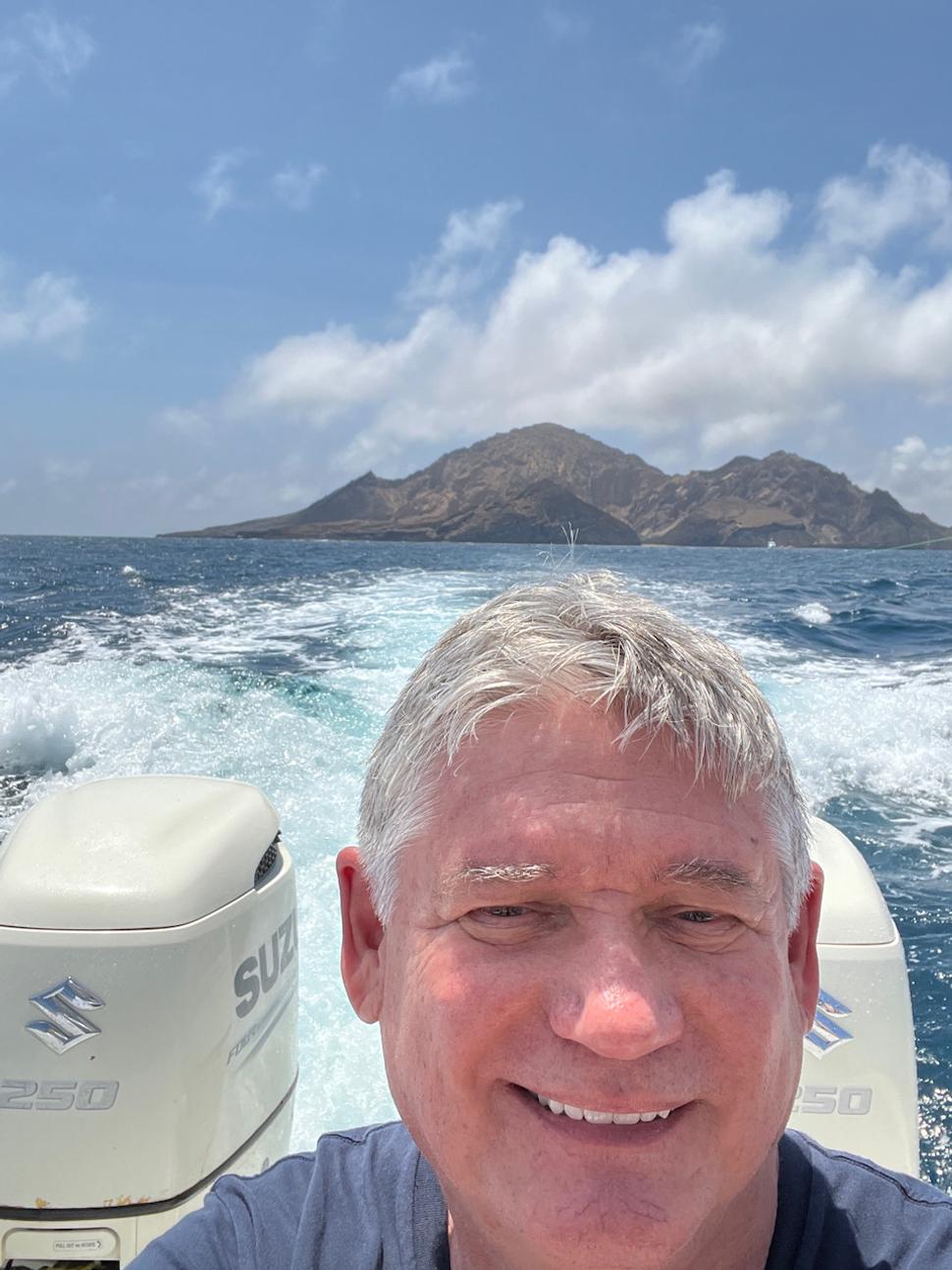 Ideme ďalej okolo ostrova San Cristóbal smerom ku Kicker Rock, našej ďalšej šnorchlovacej lokalite.