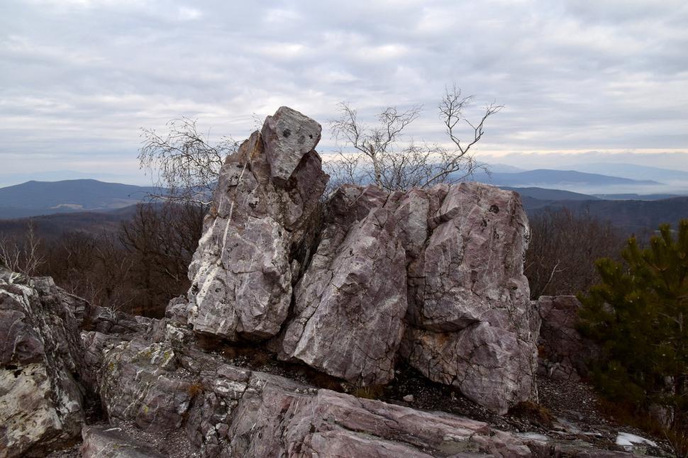 vrcholové skaly Oselného vrchu