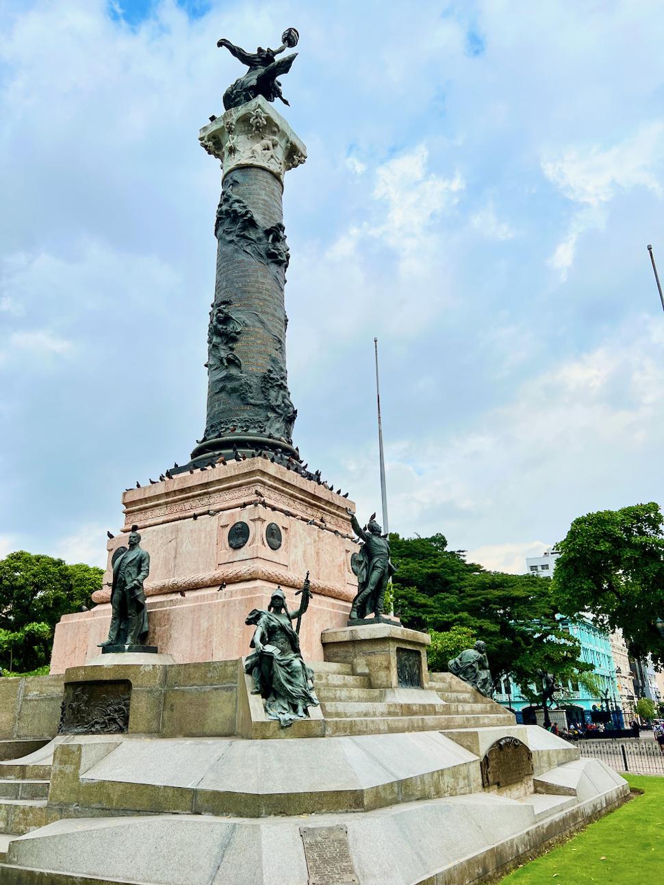 Columna de Los Próceres.