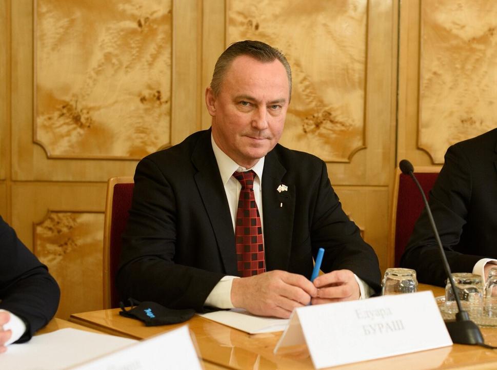 Dobrým tipom na župana KSK by bol aj Košičan, poradca premiéra pre Ukrajinu, Edo Buraš.