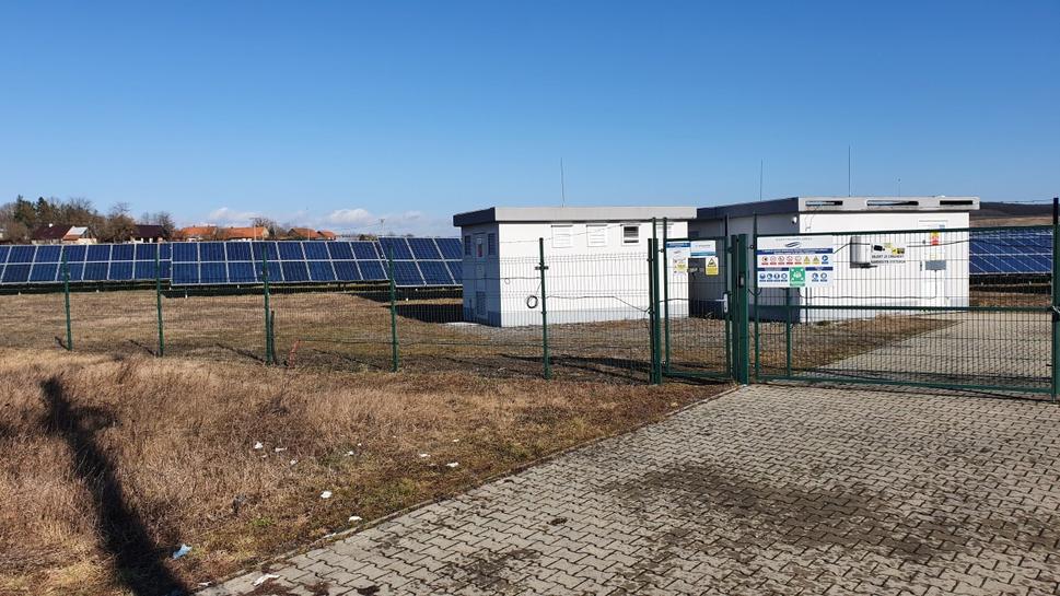 Treba pokračovať v rozvoji OZE. Nie však predraženými dotáciami pre kamarátov Smeru-SD.