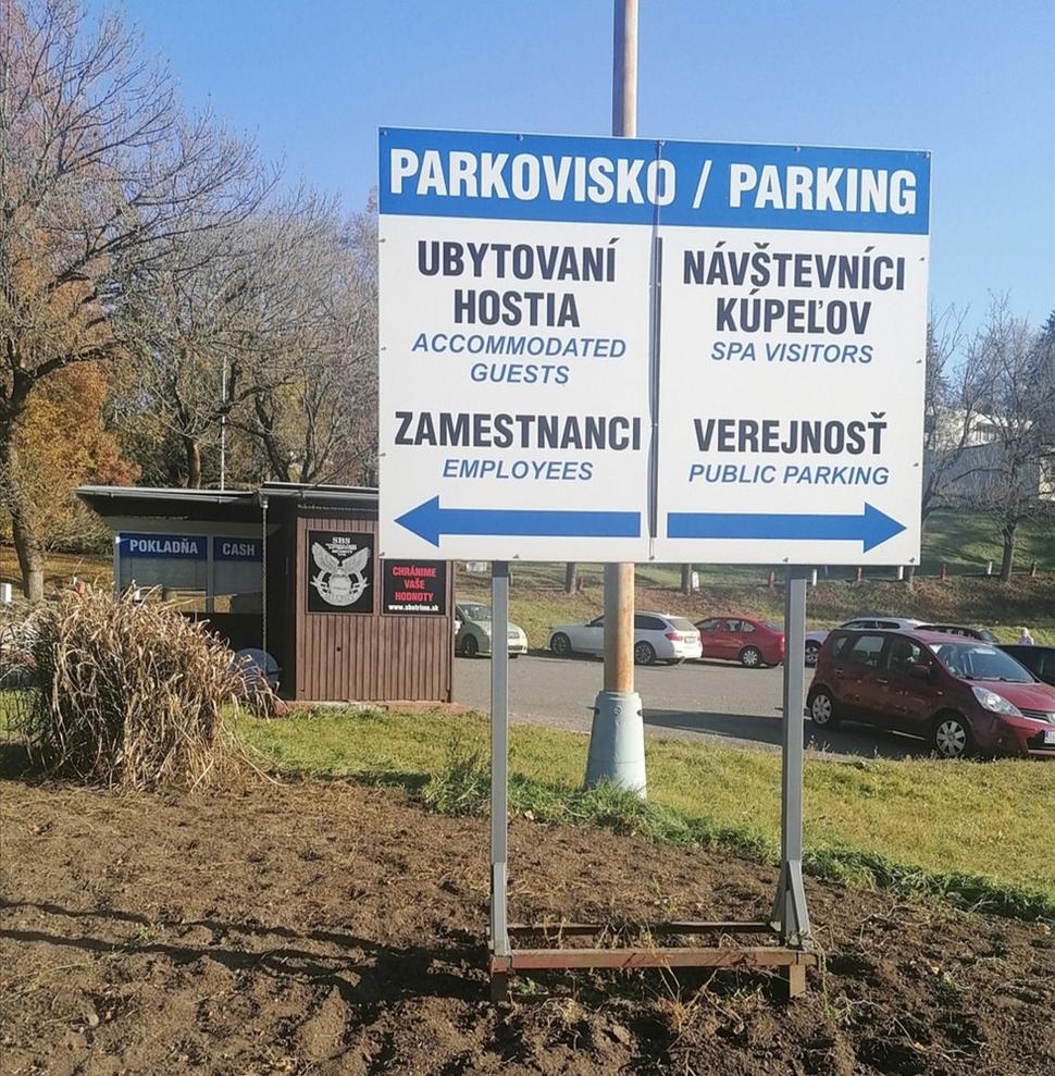 Zvažoval som, či sme návštevníci kúpeľov alebo verejnosť...