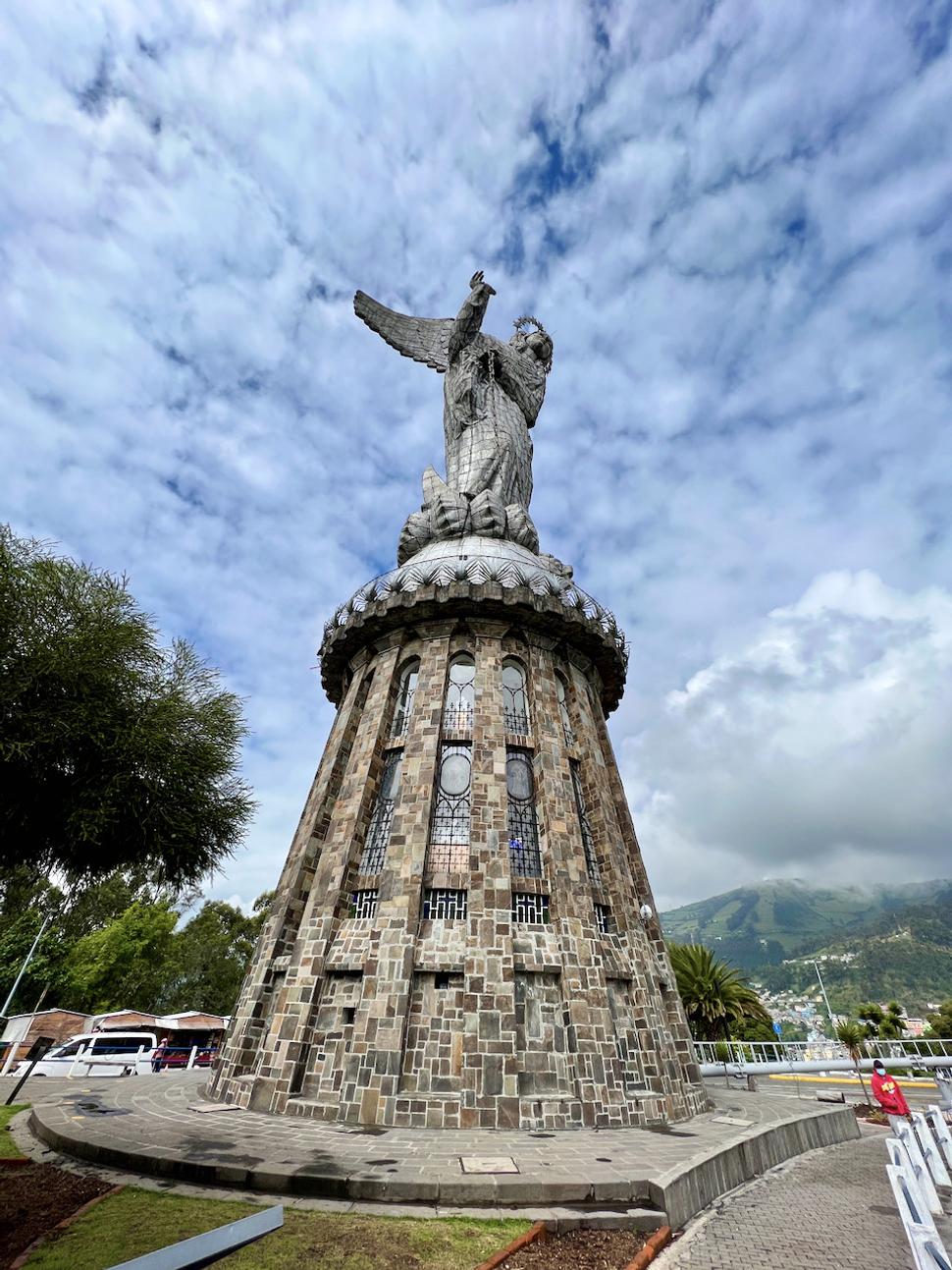 Virgen del Panecillo.