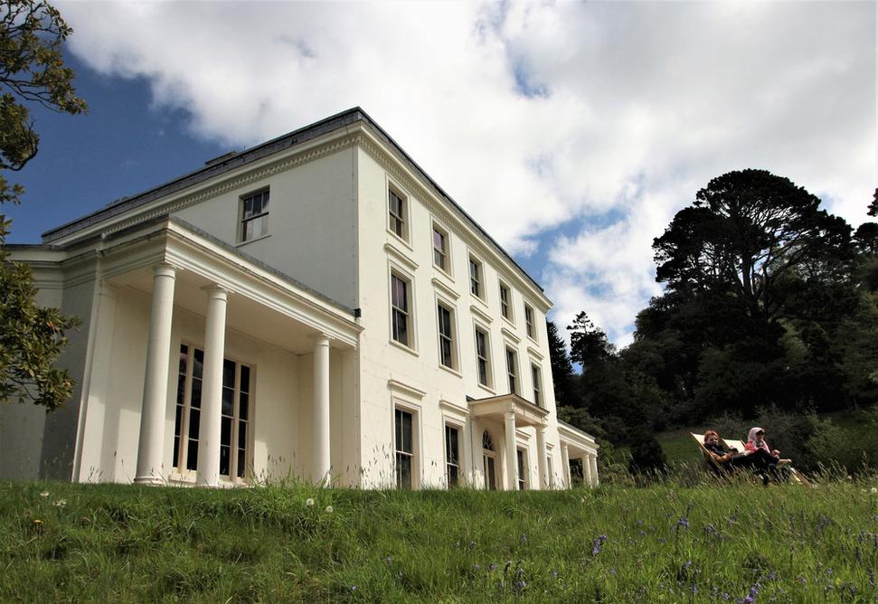 La résidence d'été Greenway est sur une colline entourée d'un magnifique parc à l'anglaise