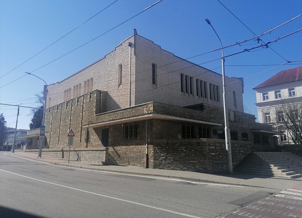 pohľad predo-bočný