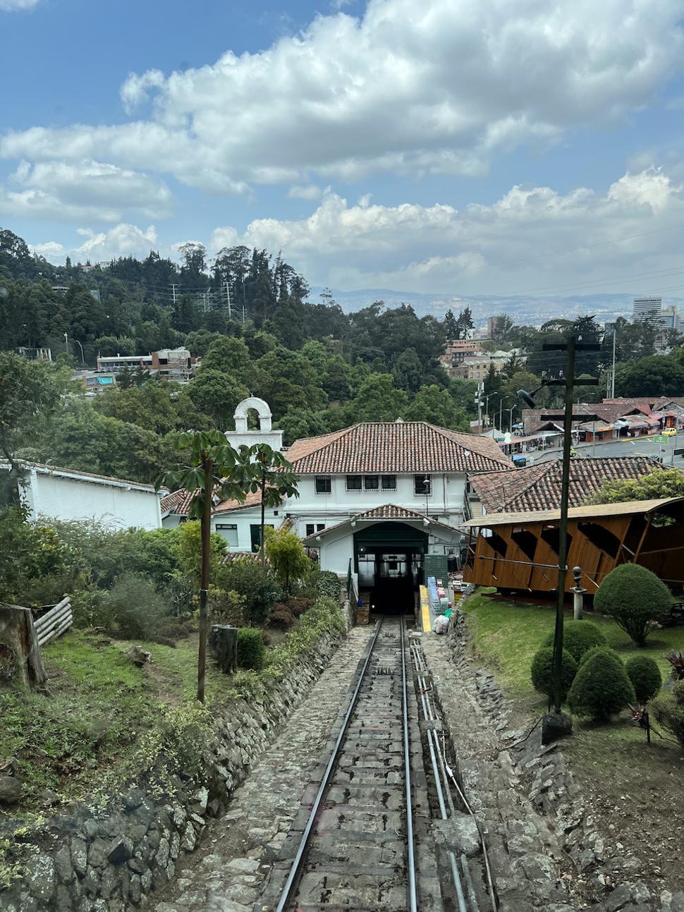 Ideme hore na kopec Monserrate.
