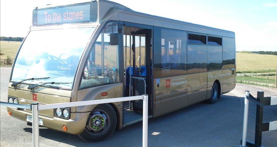 Doviezol nás kyvadlový autobus