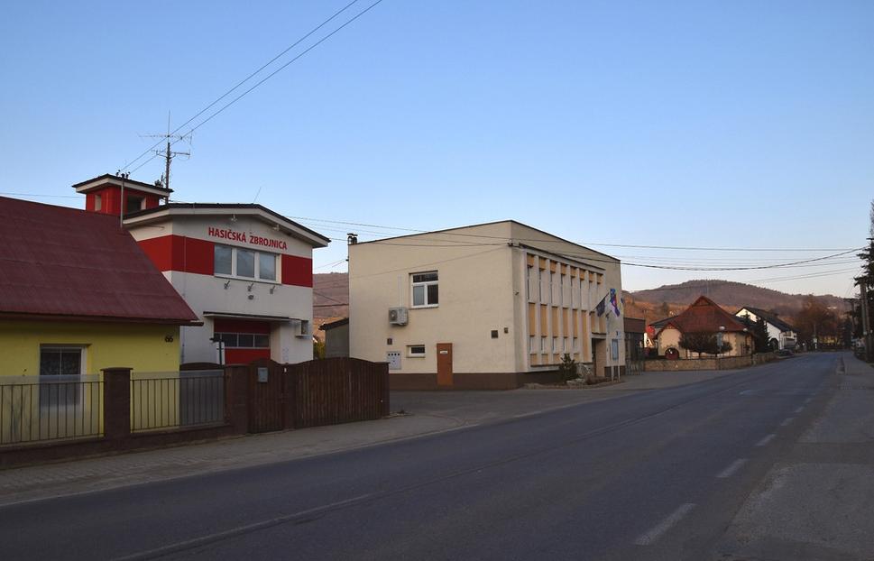 Dohňany - hasičská zbrojnica a obecný úrad