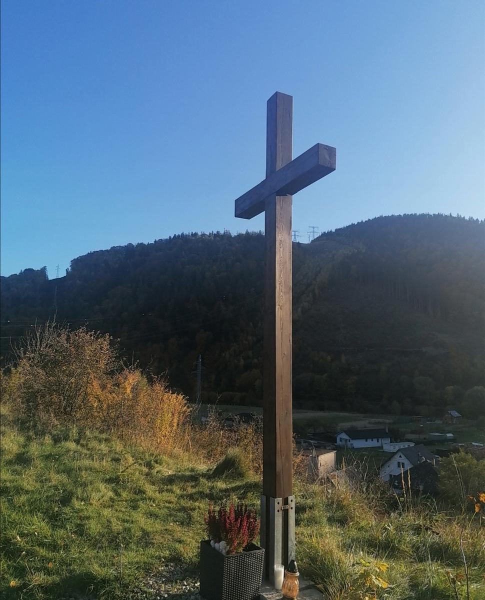 drevený kríž