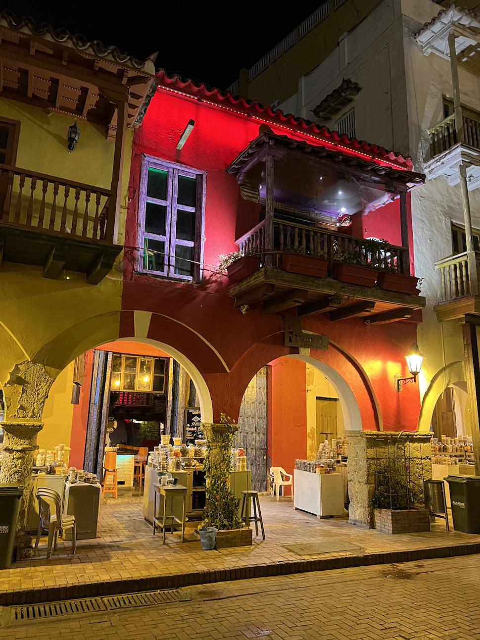 Vo vnútri opevneného mesta Cartagena de Indias.