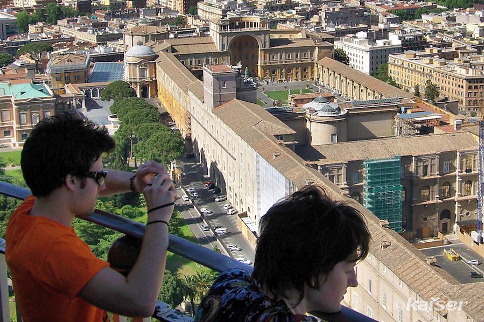 Vatikánske paláce a nádvorie Píniovej šišky.