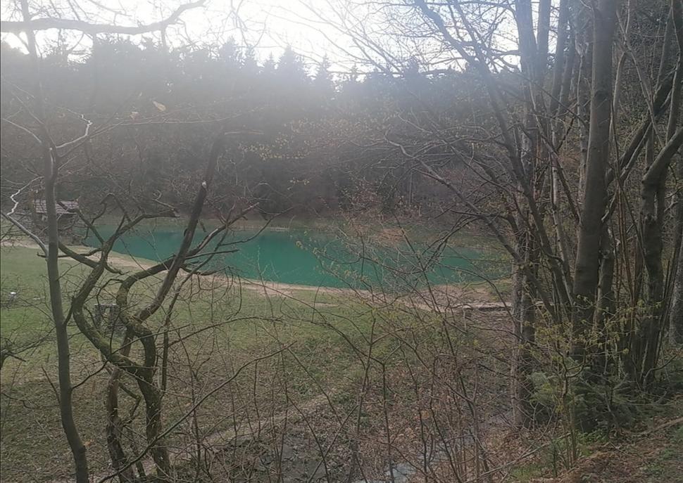 prichádzame