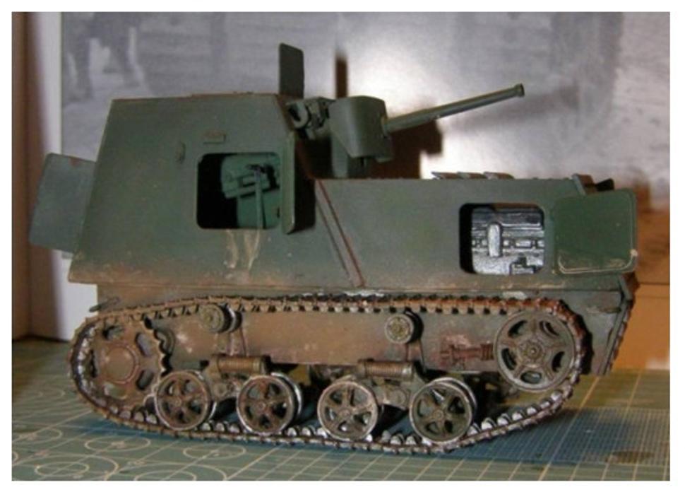 Obrnený traktor HTZ-16 z Charkovského traktorového závodu