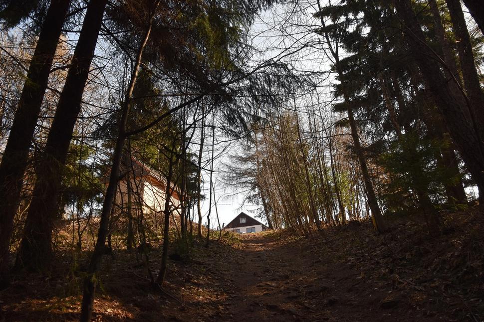 cesta k rekreačnému stredisku Šachtička