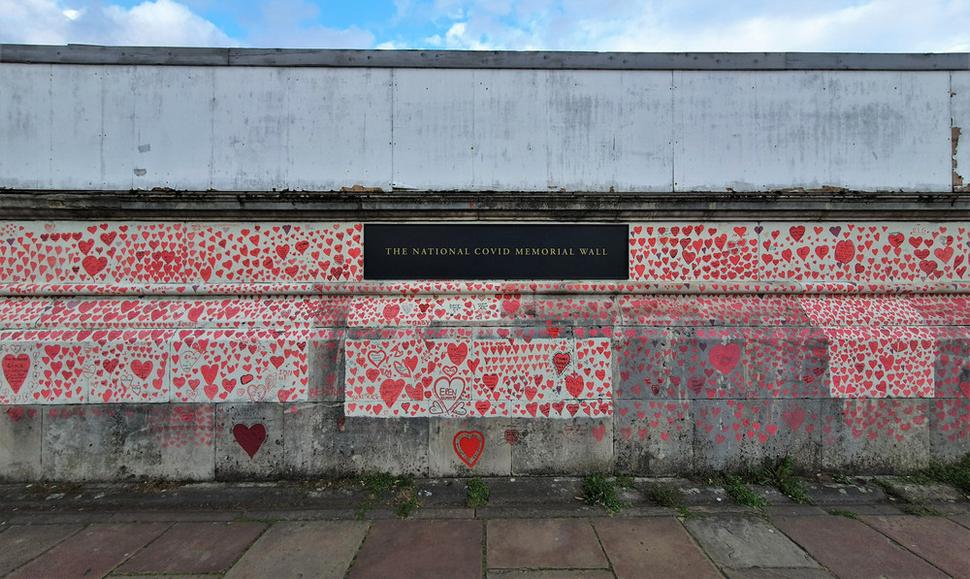 The National Covid Memorial Wall. Autor fotografie: Pear-on-willow.