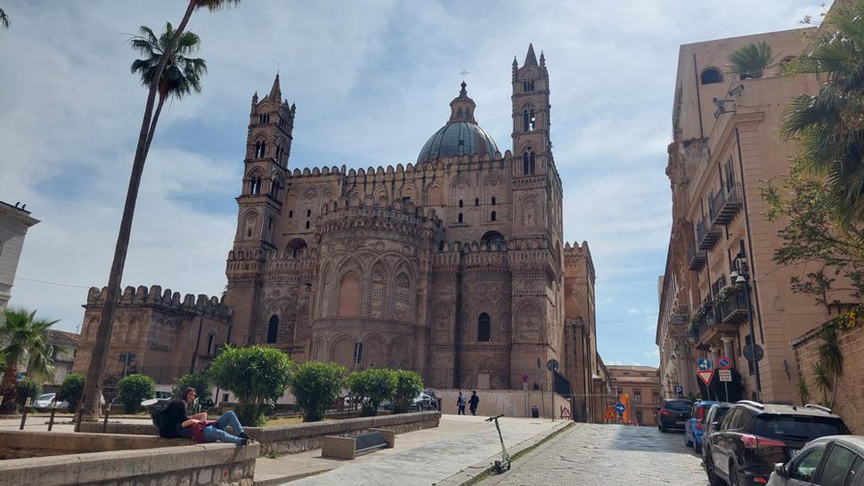 Palermská katedrála z boku